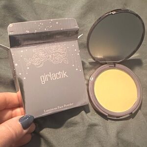 Girlactik Luminous Face Powder - Neutral